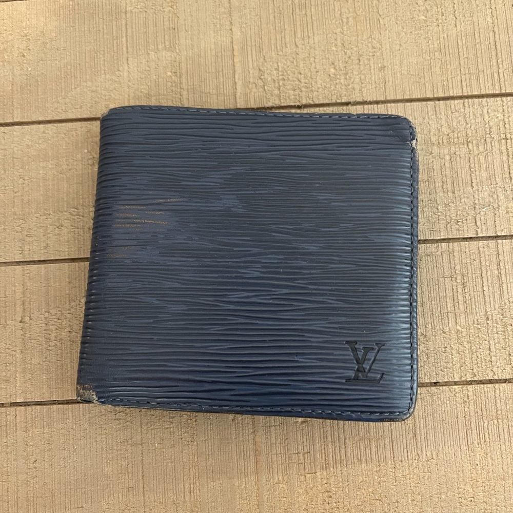 Authentic Louis Vuitton Blue Epi Bifold Wallet Unisex
